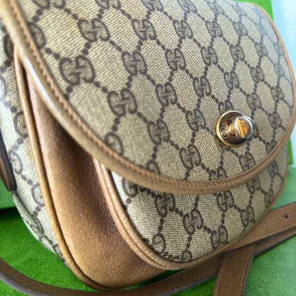 Authentic Gucci Shoulder /Crossbody Bag. - Picture 14 of 17